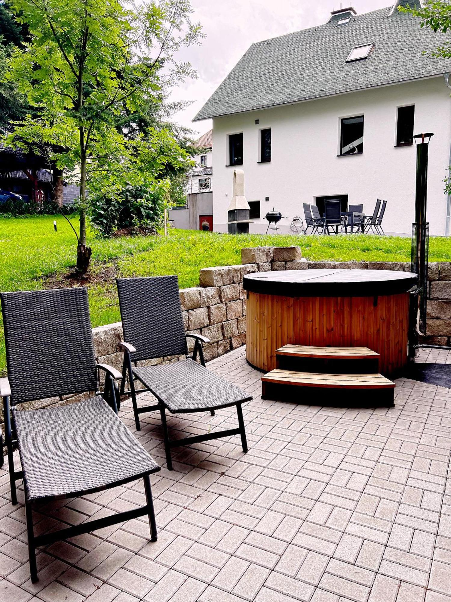 Wellness Am Morgengau Mit Whirlpool Und Sauna Rotterode Exterior photo